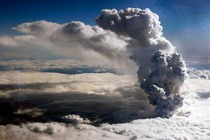 облако вулканического пепла покидает европу